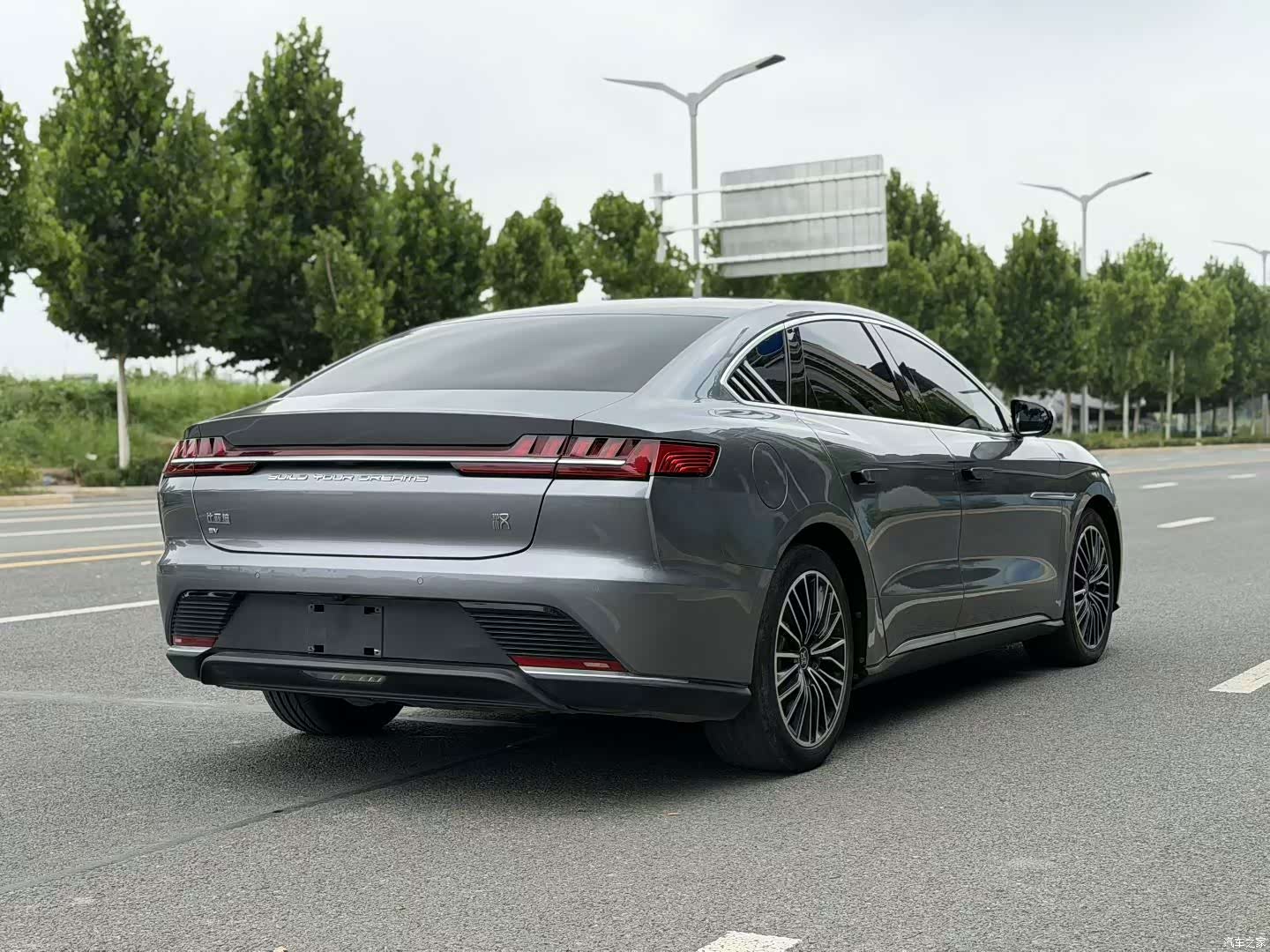 BYD Han, 2022 9