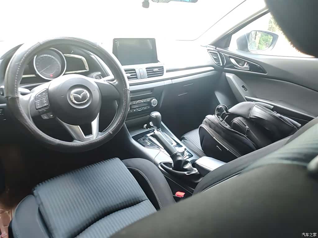 Mazda Mazda3, 2016 10
