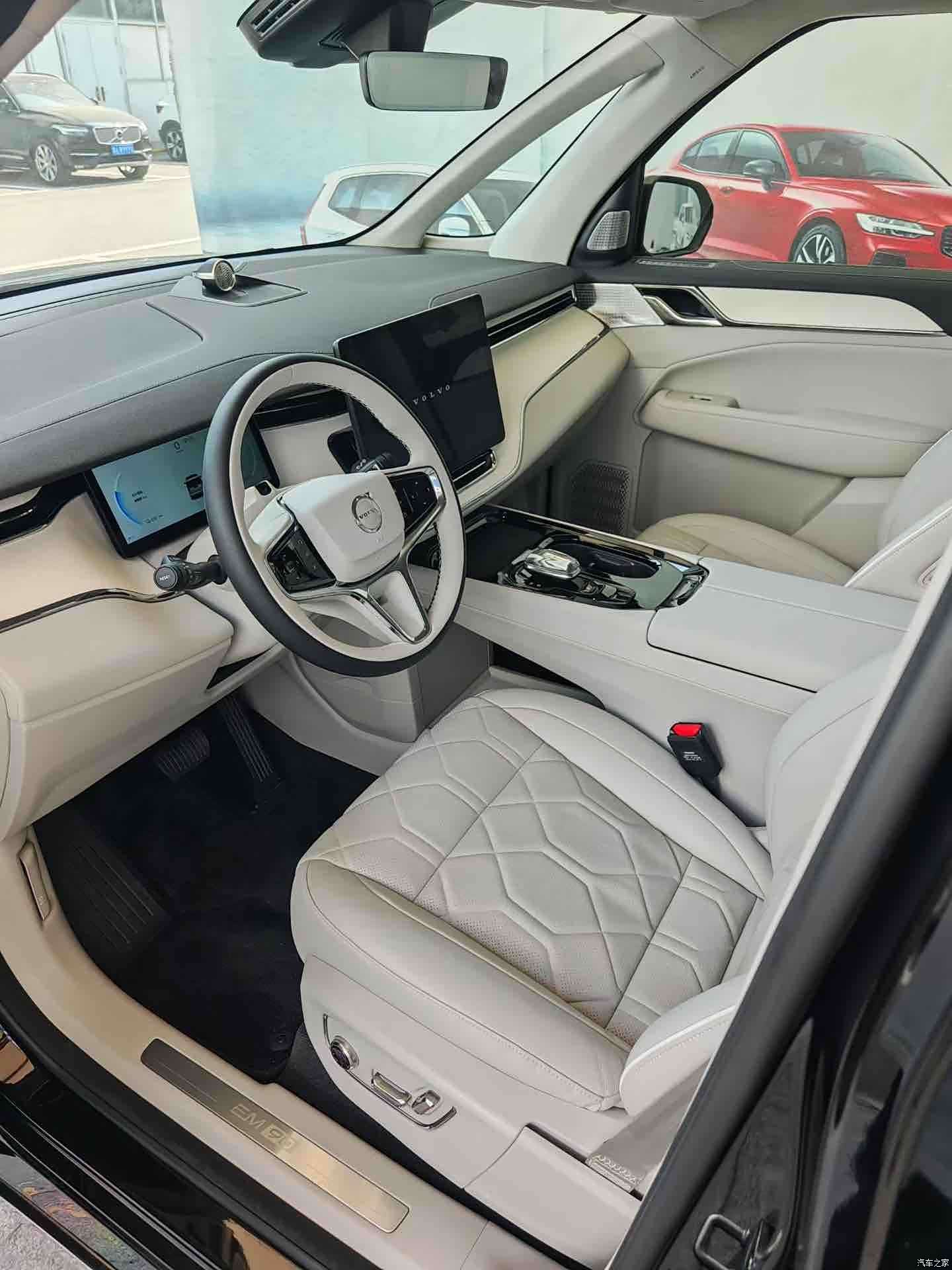 Volvo EM90, 2024 7