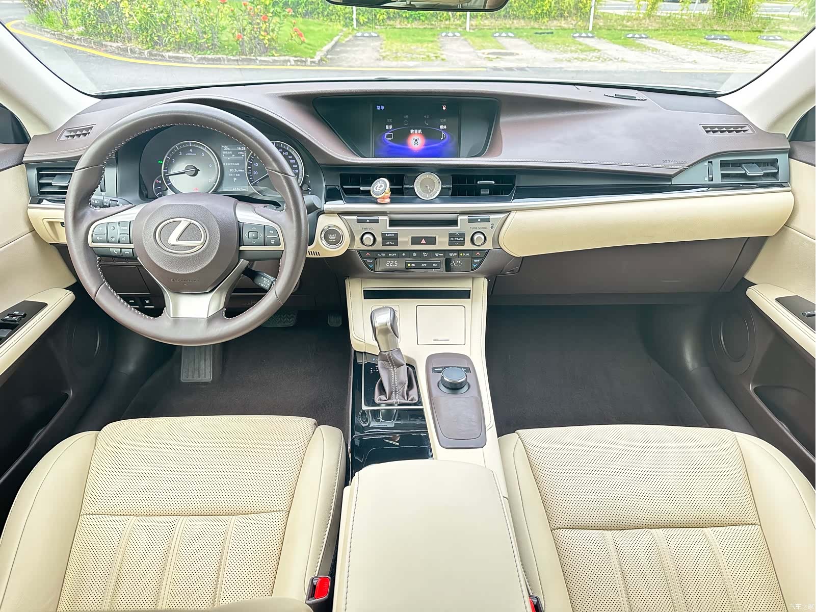 Lexus ES, 2017 6