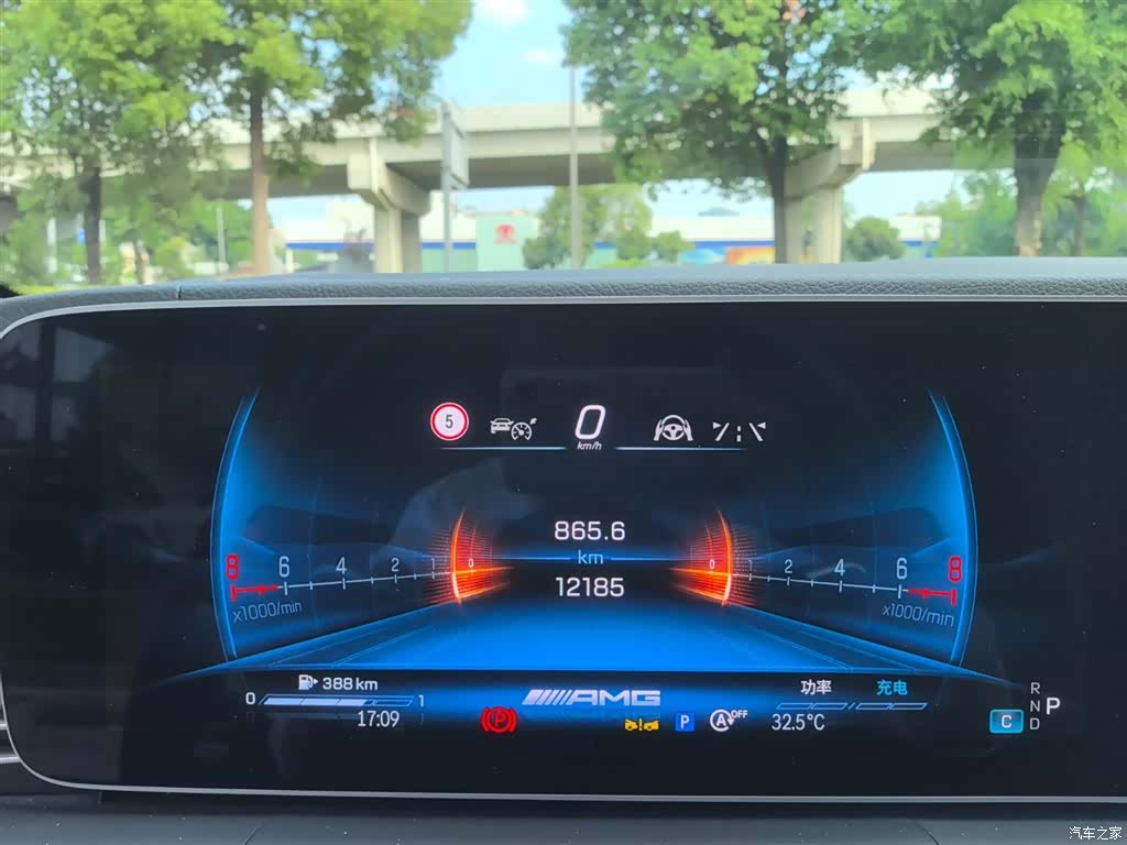 Mercedes-Benz GLE, 2025 19