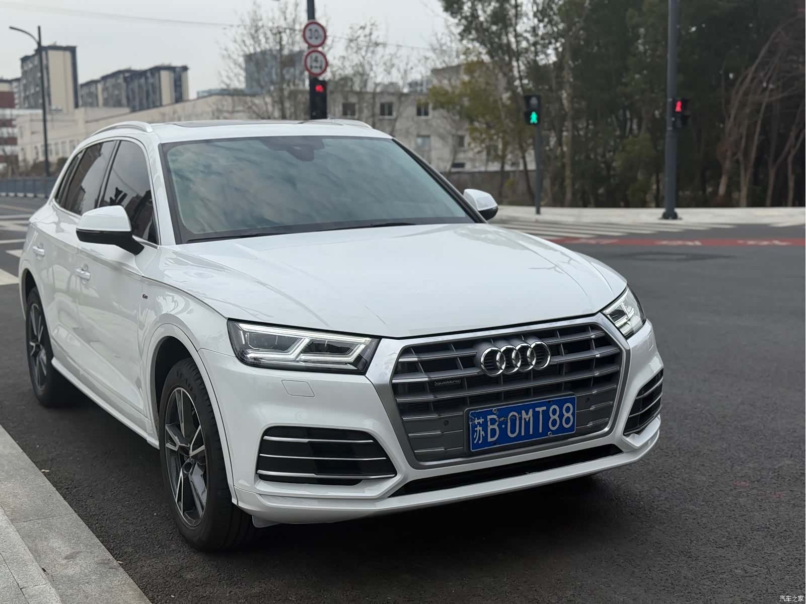 Audi Q5L, 2019 3