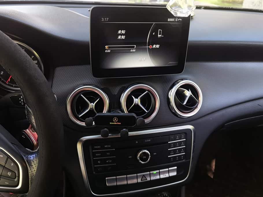 Mercedes-Benz GLA Mercedes-Benz GLA