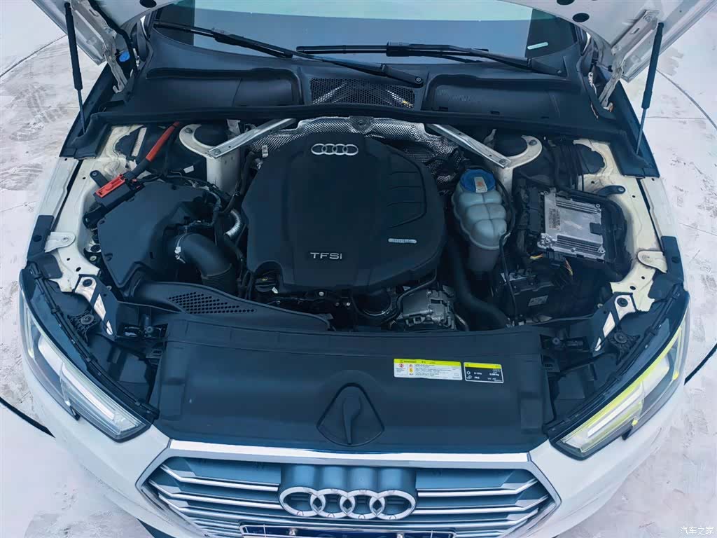 Audi A4L, 2019 27