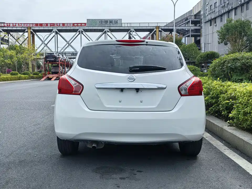 Nissan TIIDA