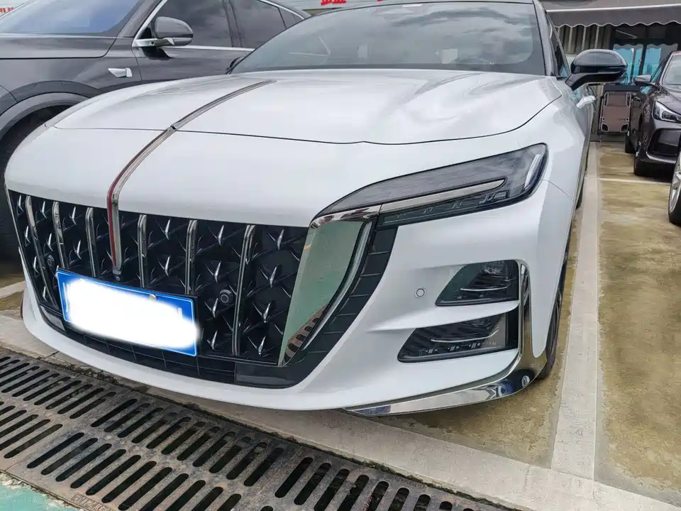 Hongqi H6