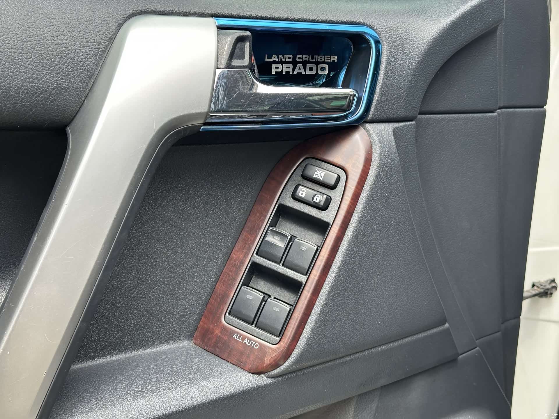 Toyota Prado, 2015 8