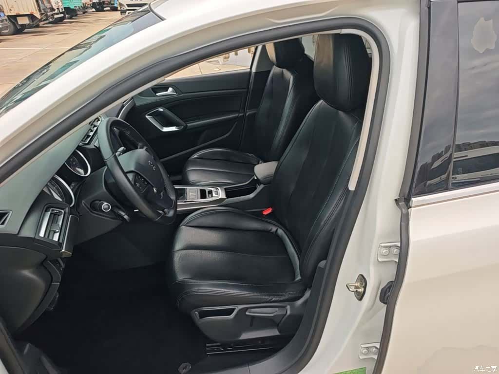 Peugeot 408, 2017 15