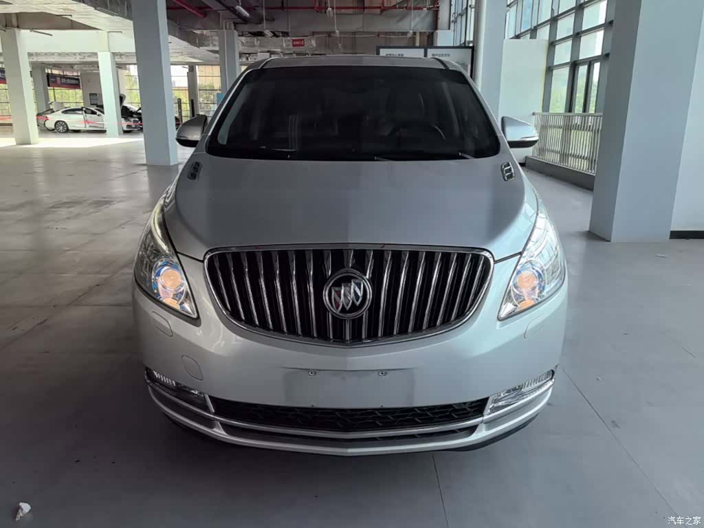 Buick GL8, 2016 3