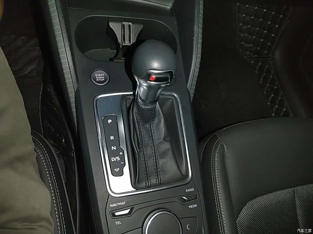 Audi Q2L, 2020 14