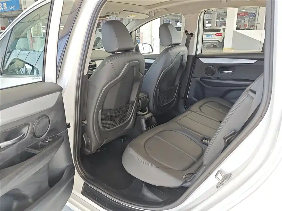 BMW 2 series multifunctional station wagon