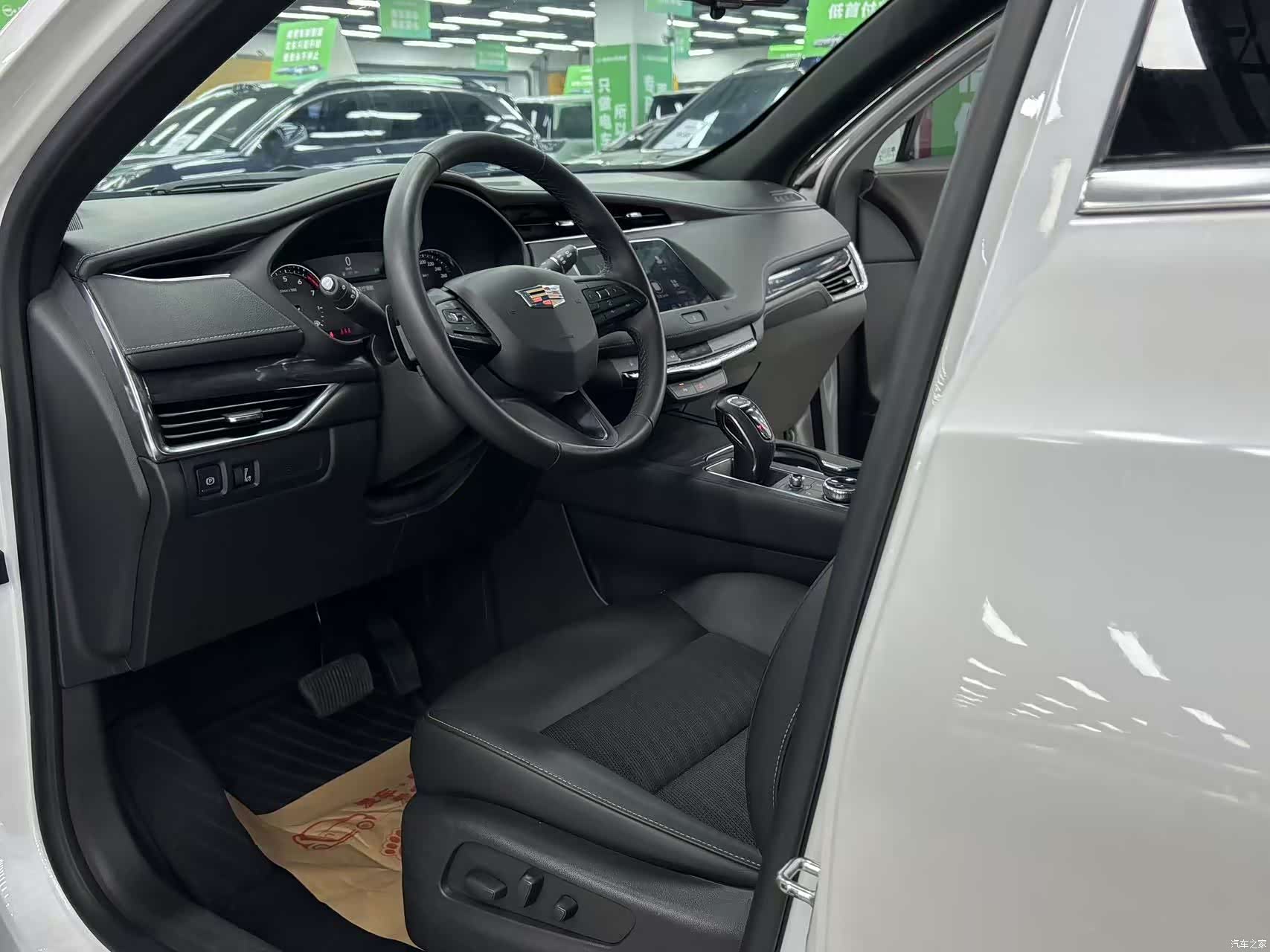 Cadillac XT4, 2019 12