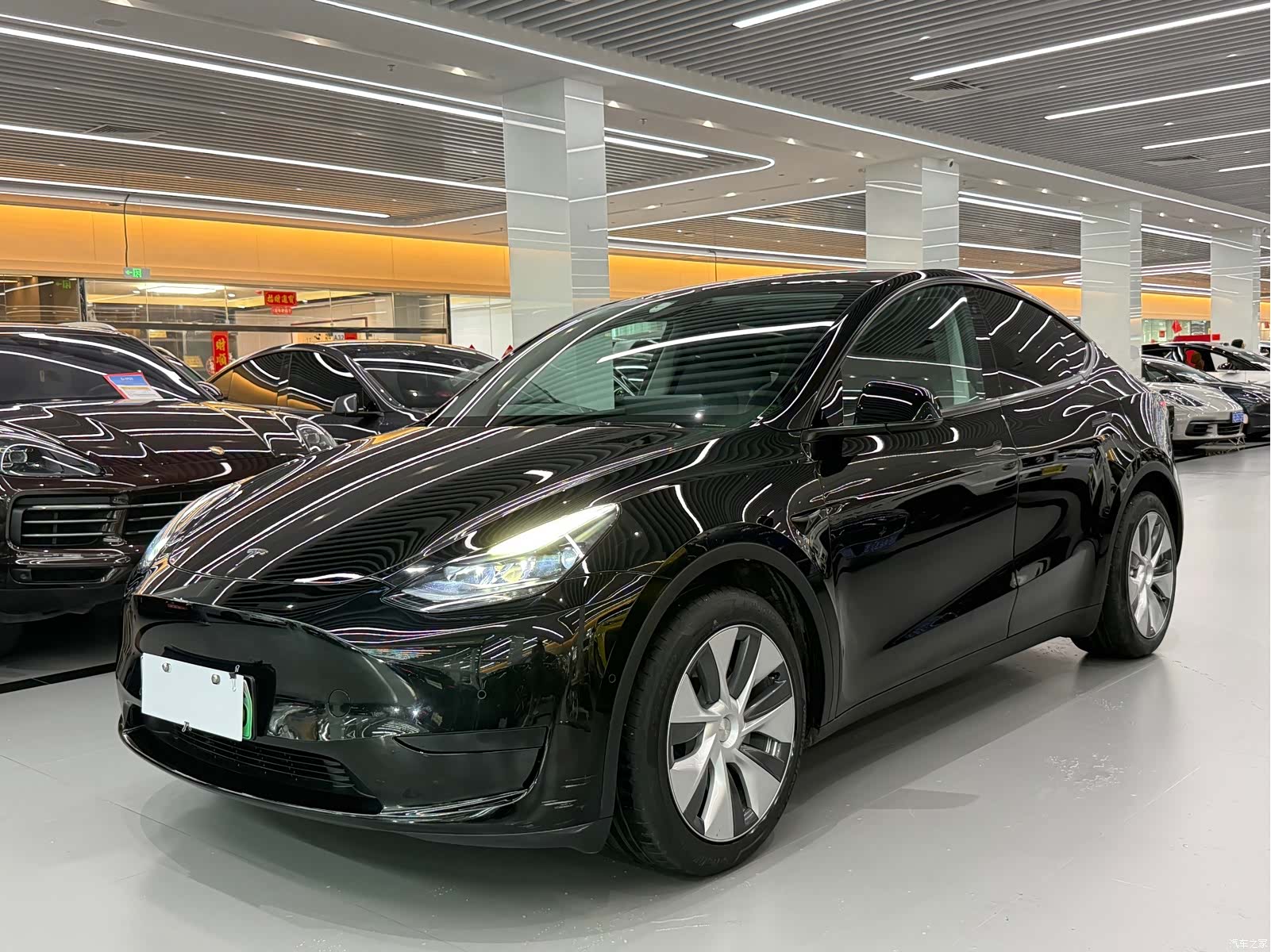 Tesla Model Y, 2022 1
