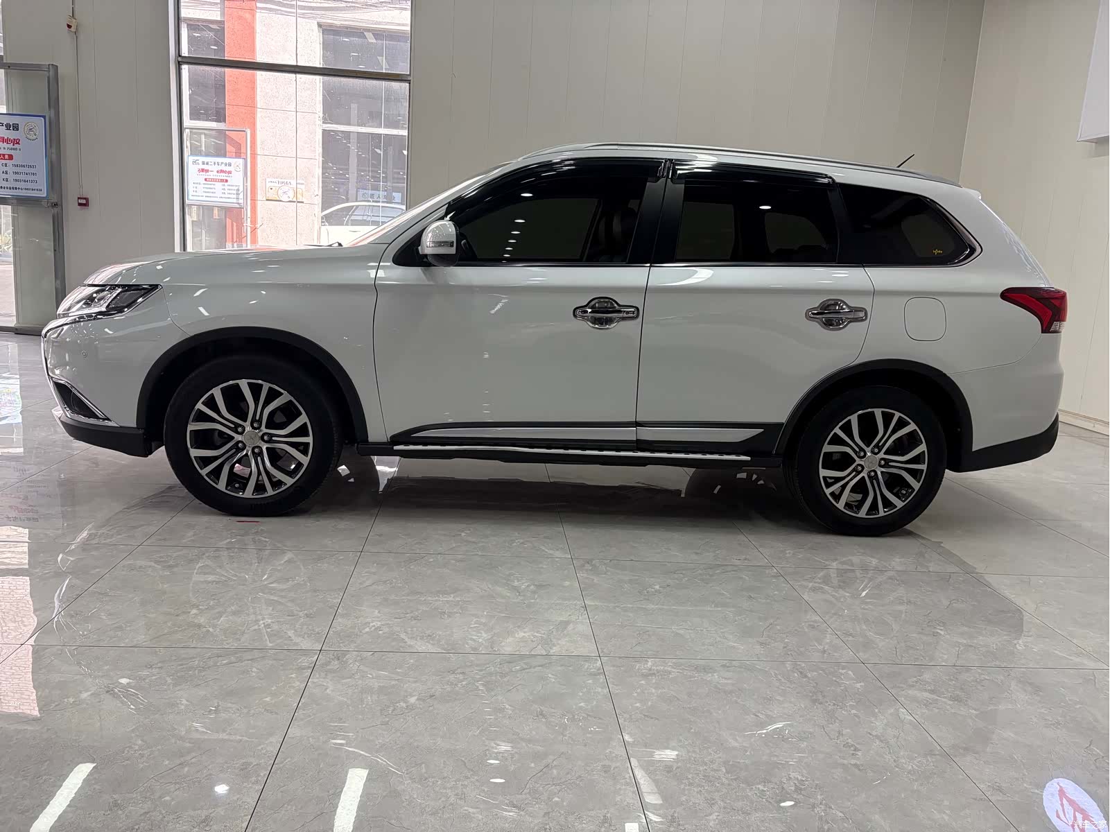 Mitsubishi Outlander, 2017 все фото
