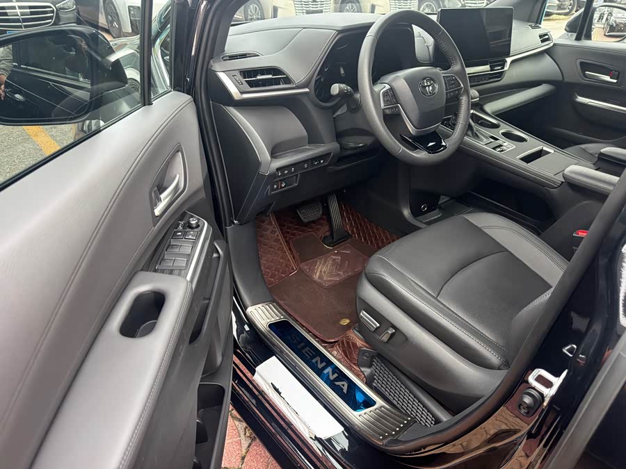 Toyota SIENNA 2024, фото 4