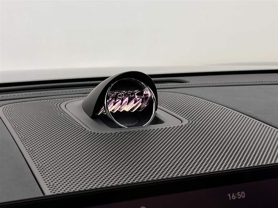 AITO Ask the world M9