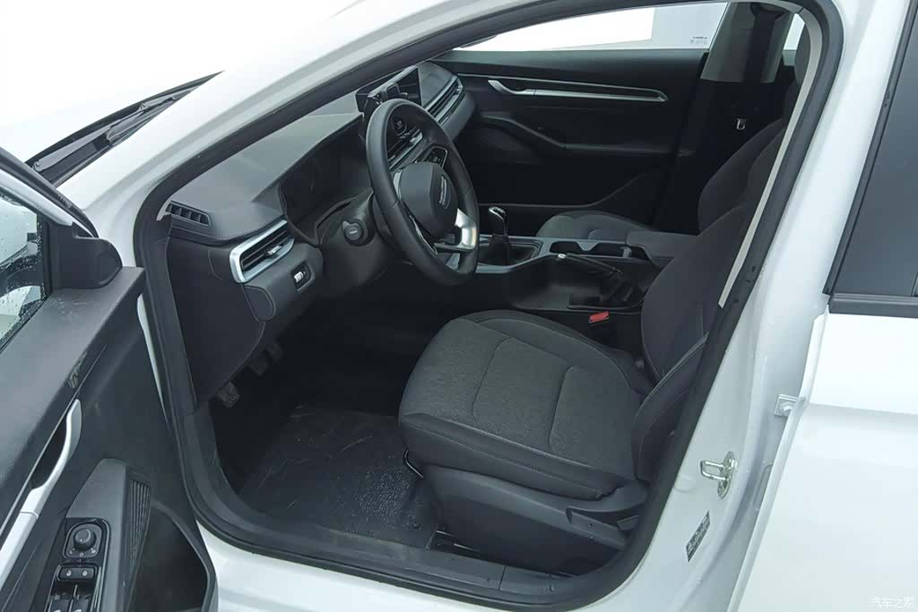 Geely Emgrand, 2025 9