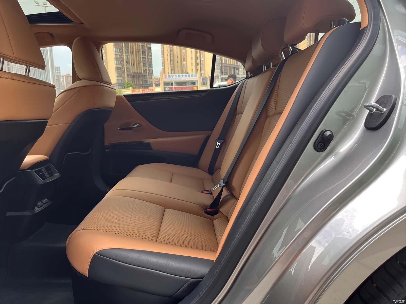 Lexus ES, 2022 17