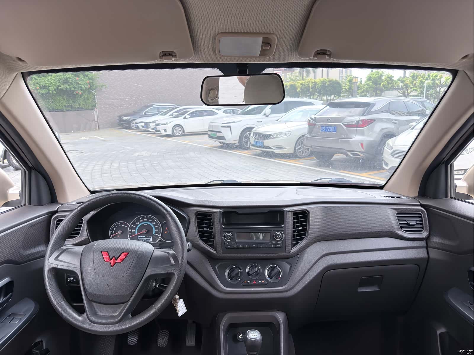 Wuling Hongguang, 2023 все фото