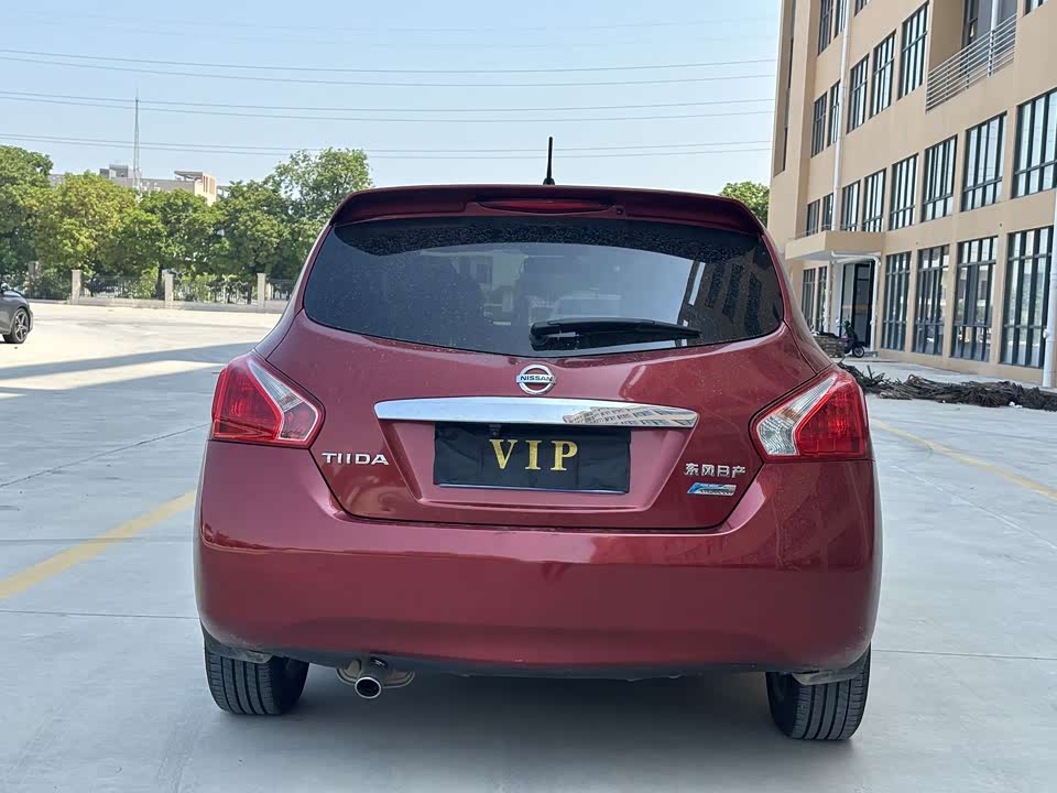 Nissan TIIDA