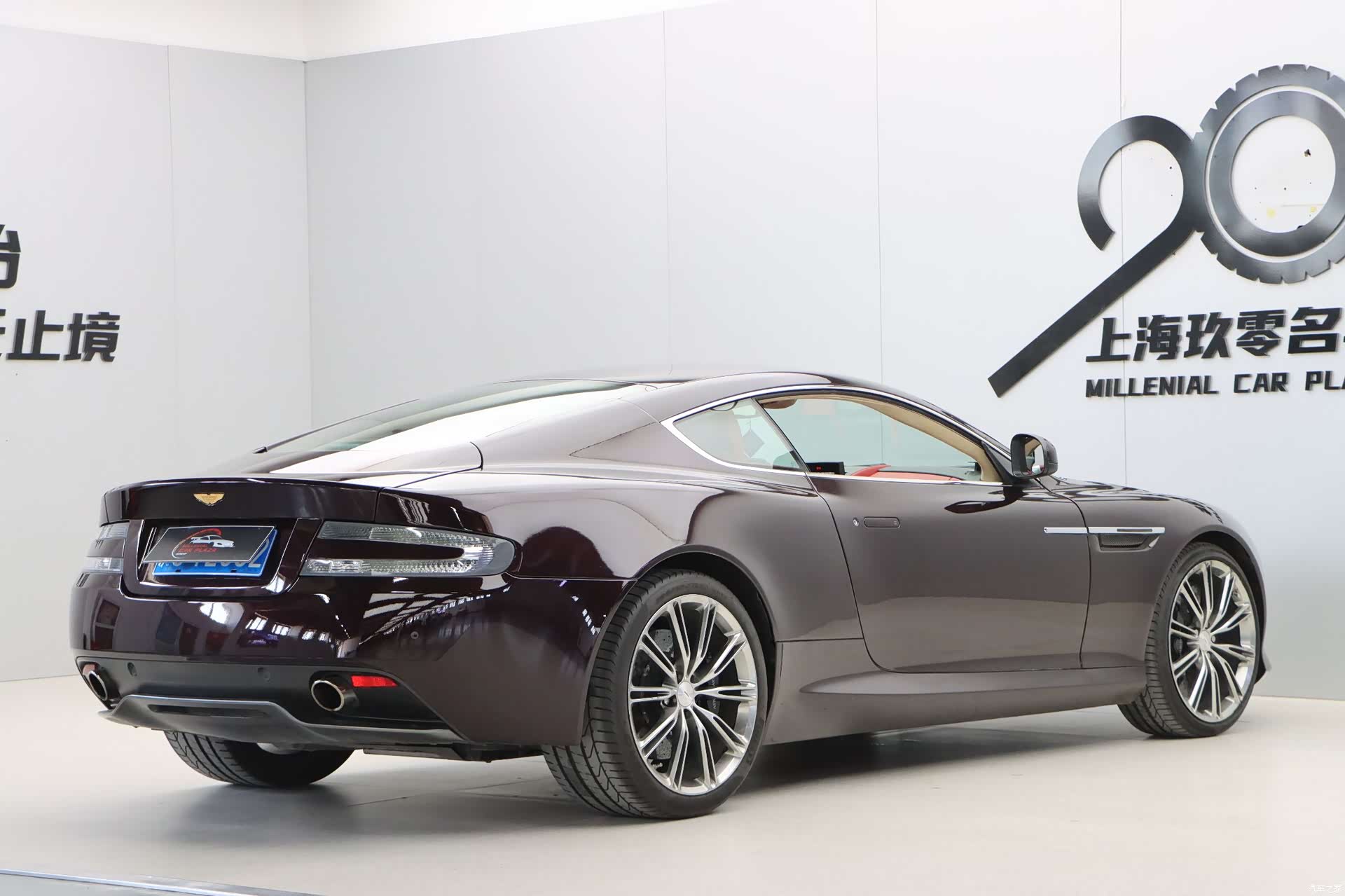 Aston Martin Virage, 2012 24