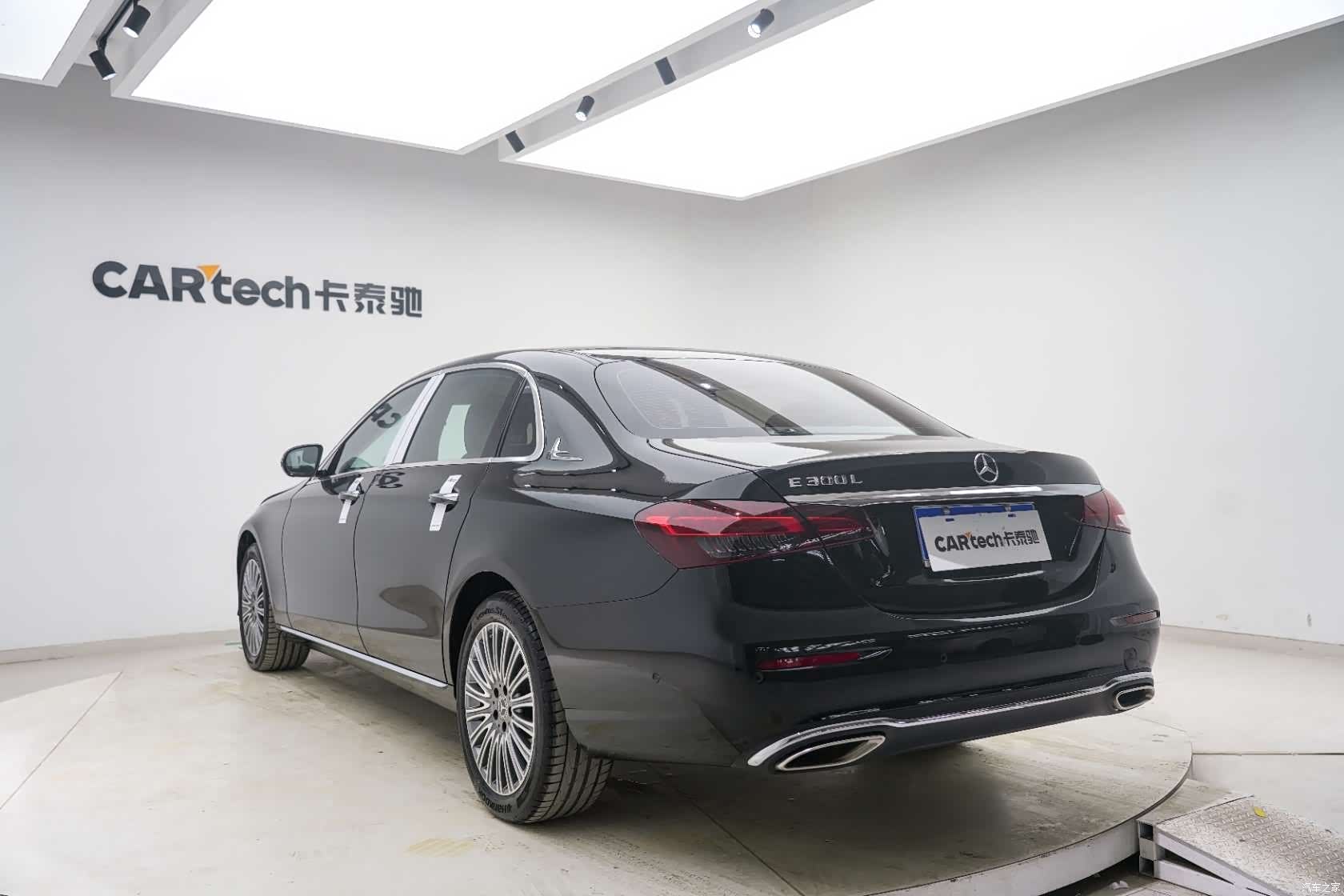 Mercedes-Benz E-Class, 2023 16