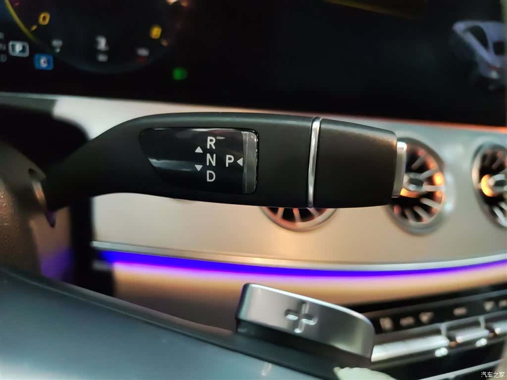 Mercedes-Benz E-Class, 2022 10