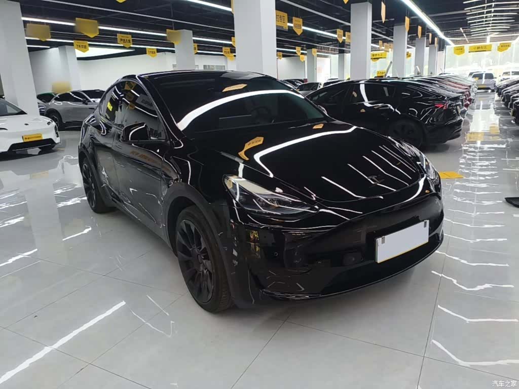 Tesla Model Y, 2023 4