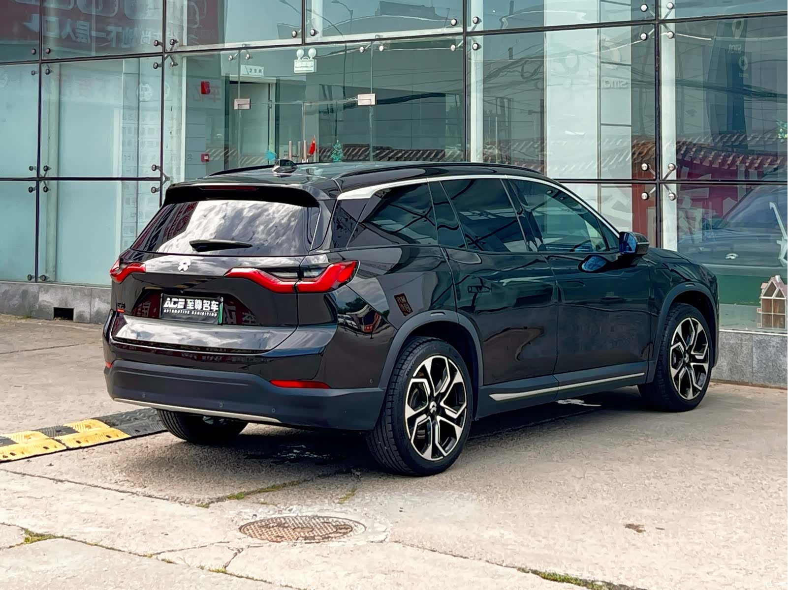 NIO ES8, 2018 4