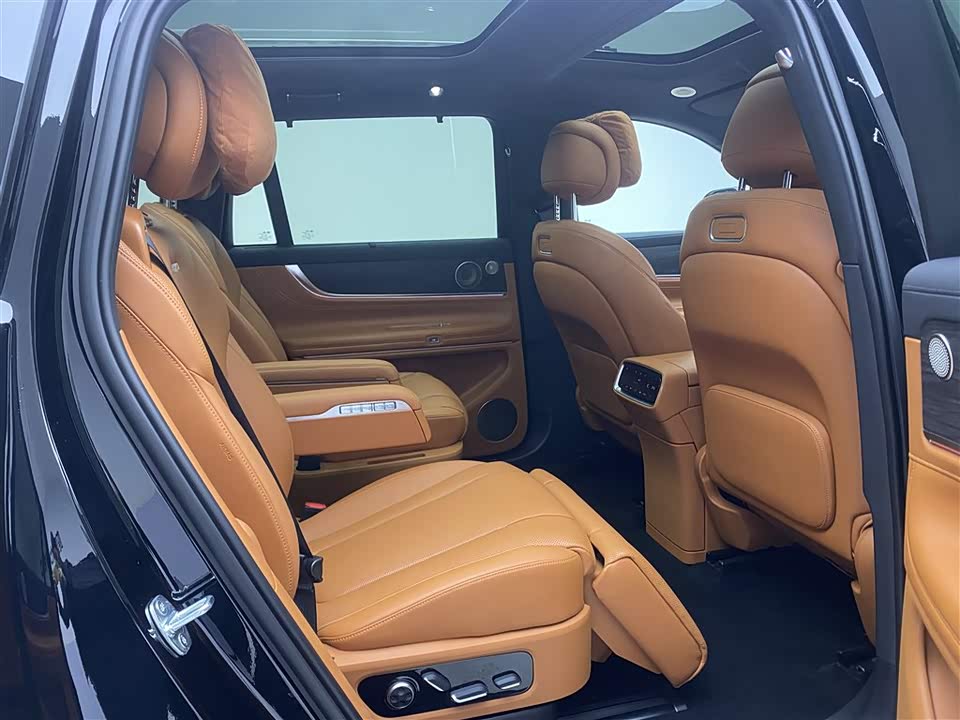 AITO Ask the world M9