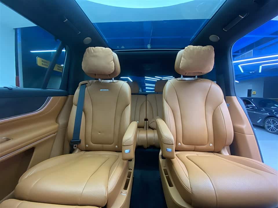 AITO Ask the world M9