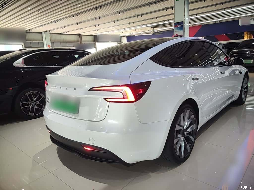 Tesla Model 3, 2024 7