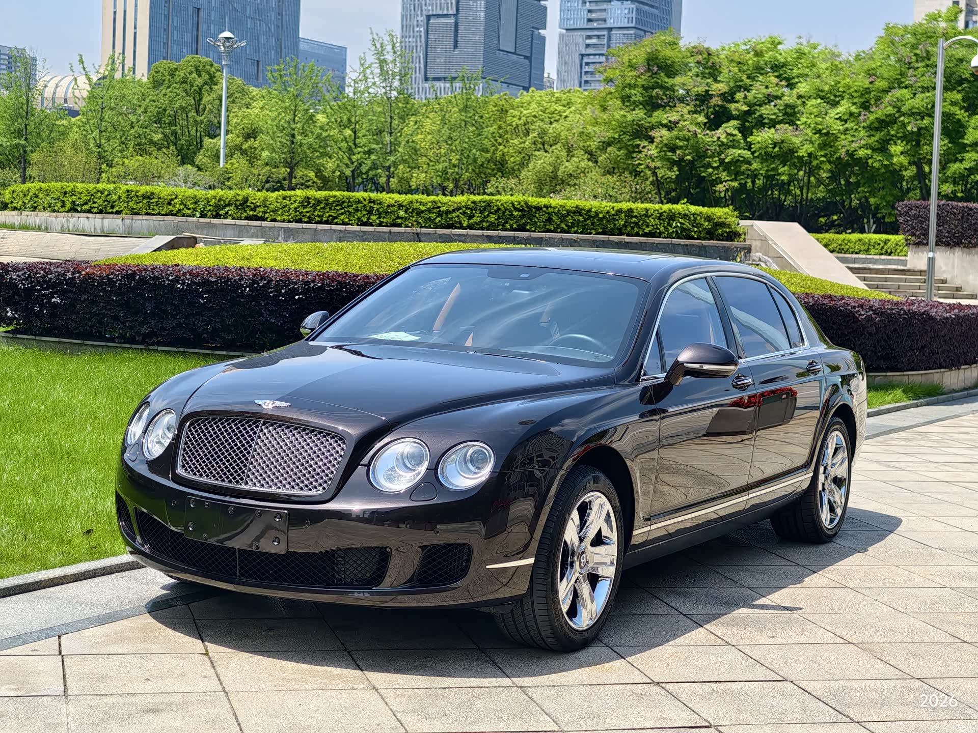 Bentley Flying Spur, 2011 1