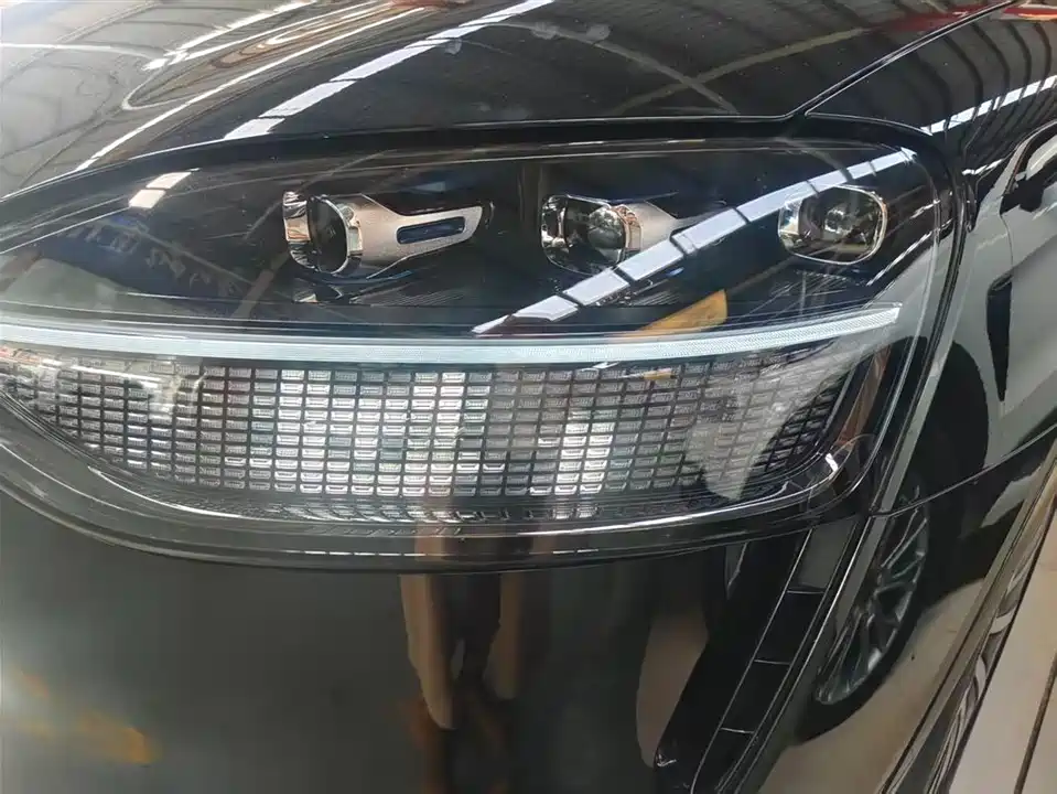 AITO Ask the world M9