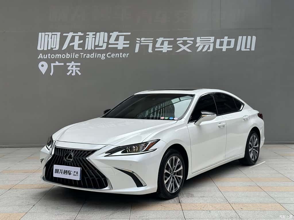 Lexus ES, 2024 1