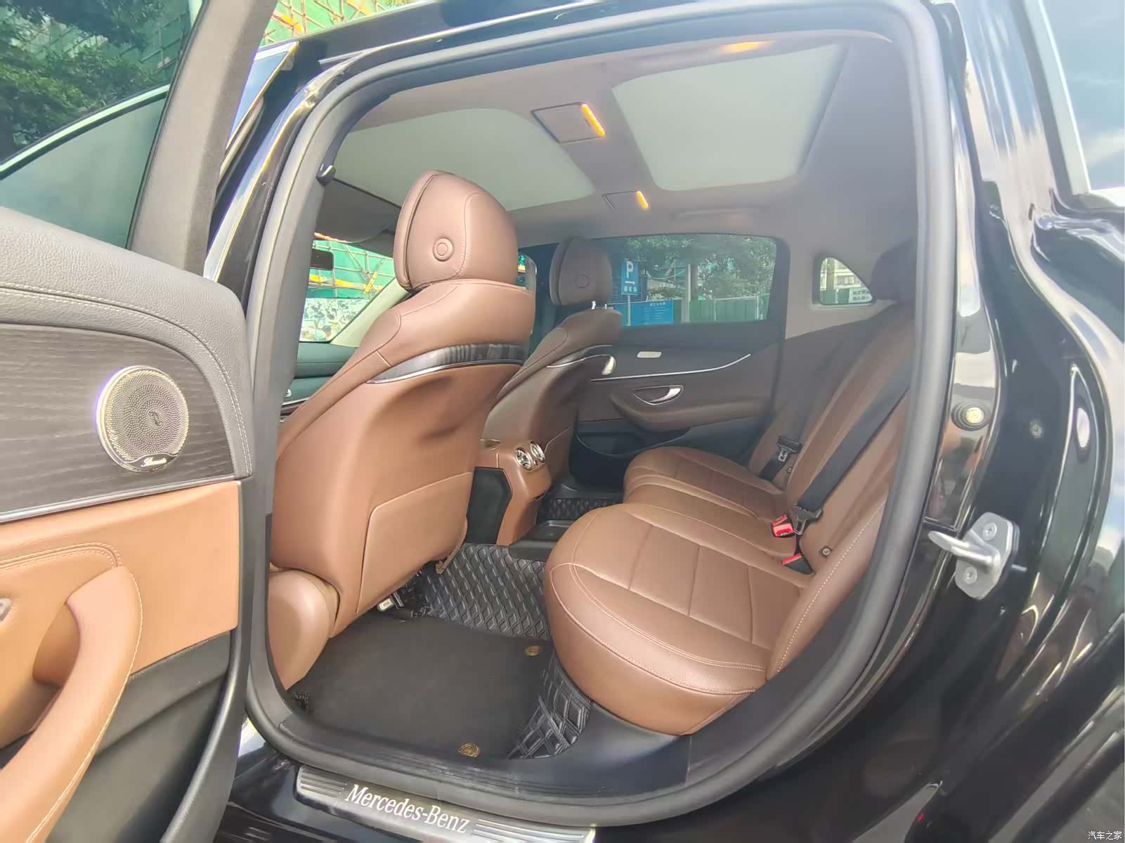 Mercedes-Benz E-Class, 2019 4