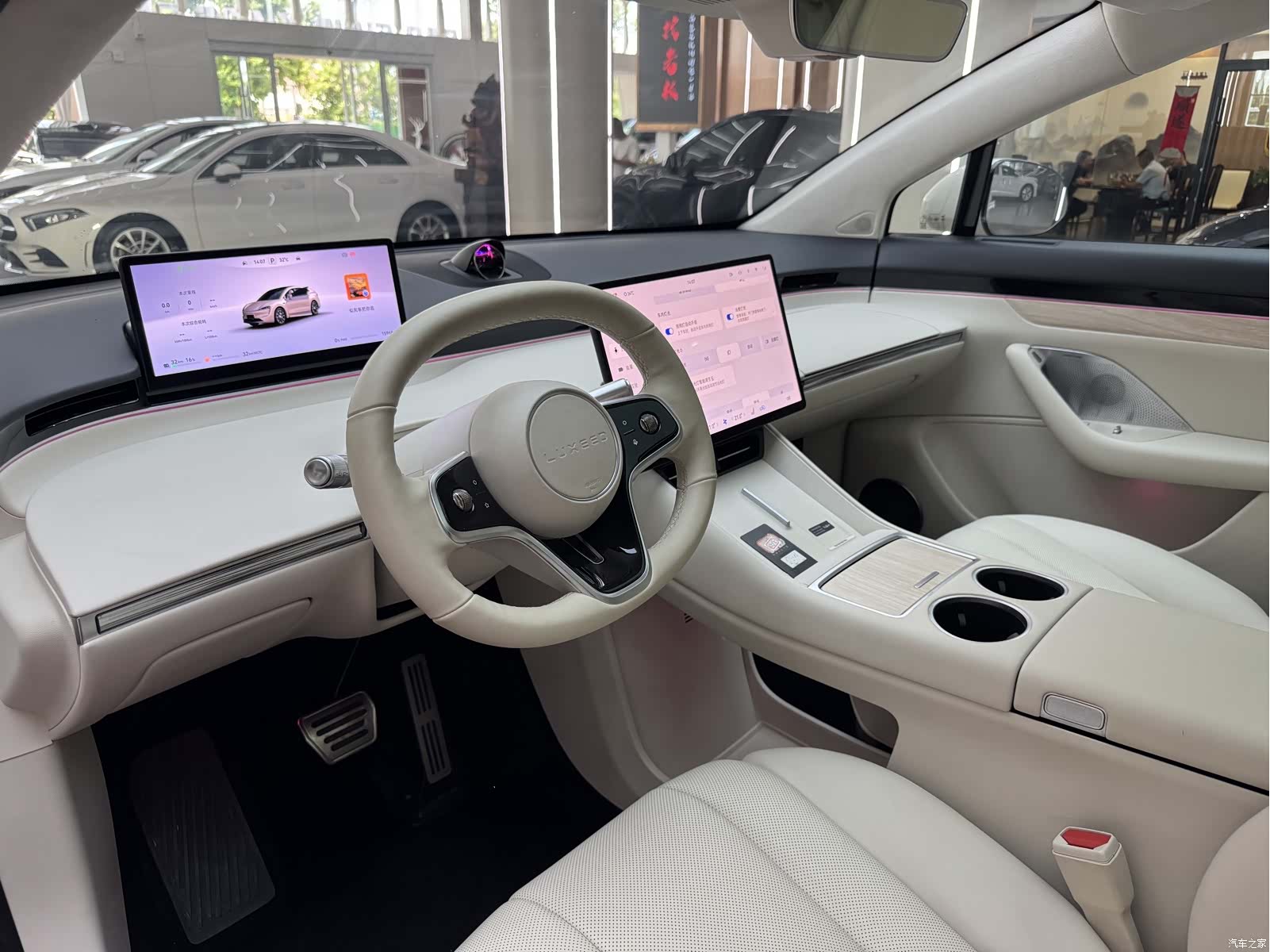Luxeed R7, 2025 10