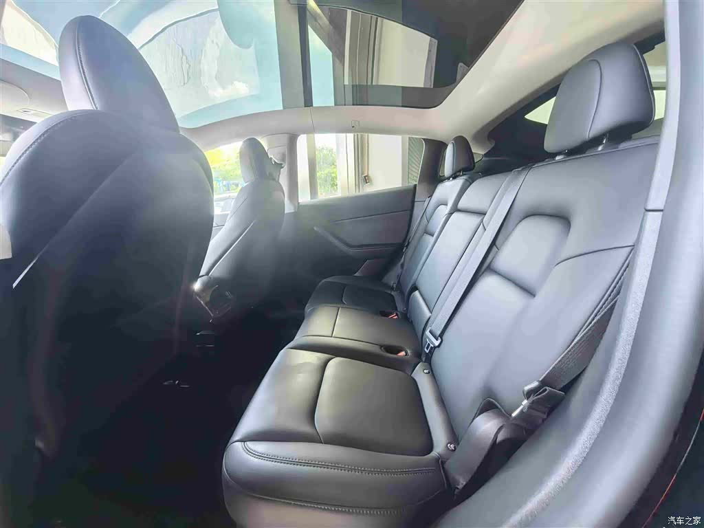 Tesla Model Y, 2023 6