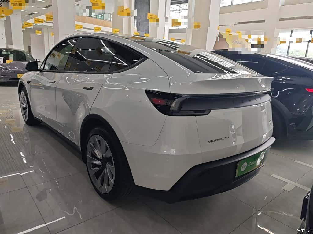 Tesla Model Y, 2025 все фото