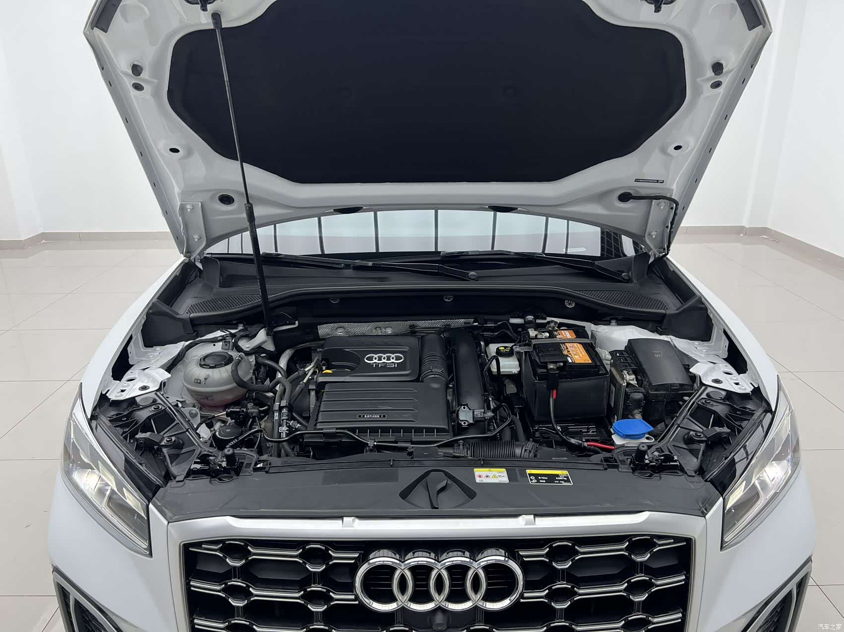 Audi Q2L, 2023 7