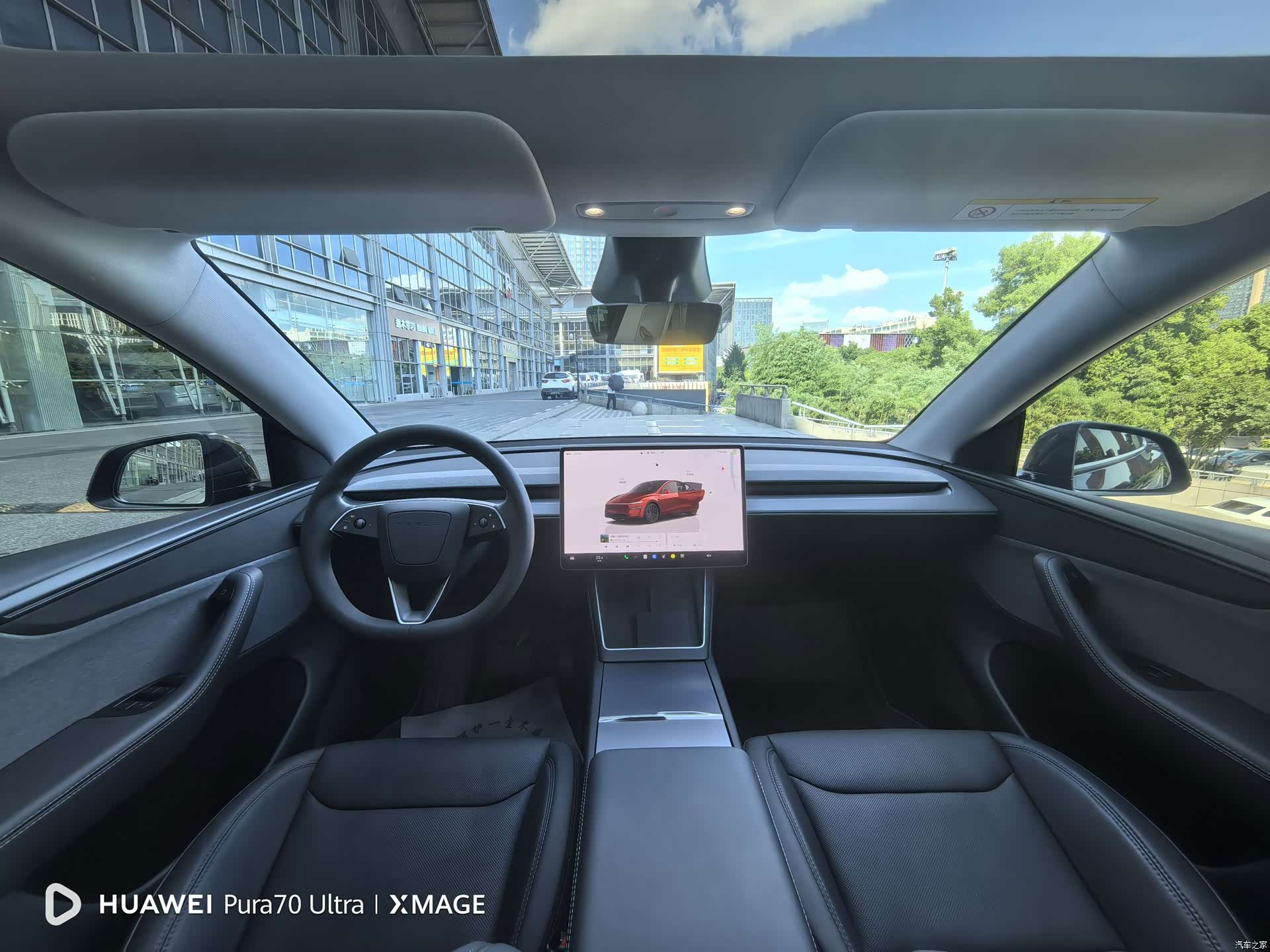 Tesla Model Y, 2025 11