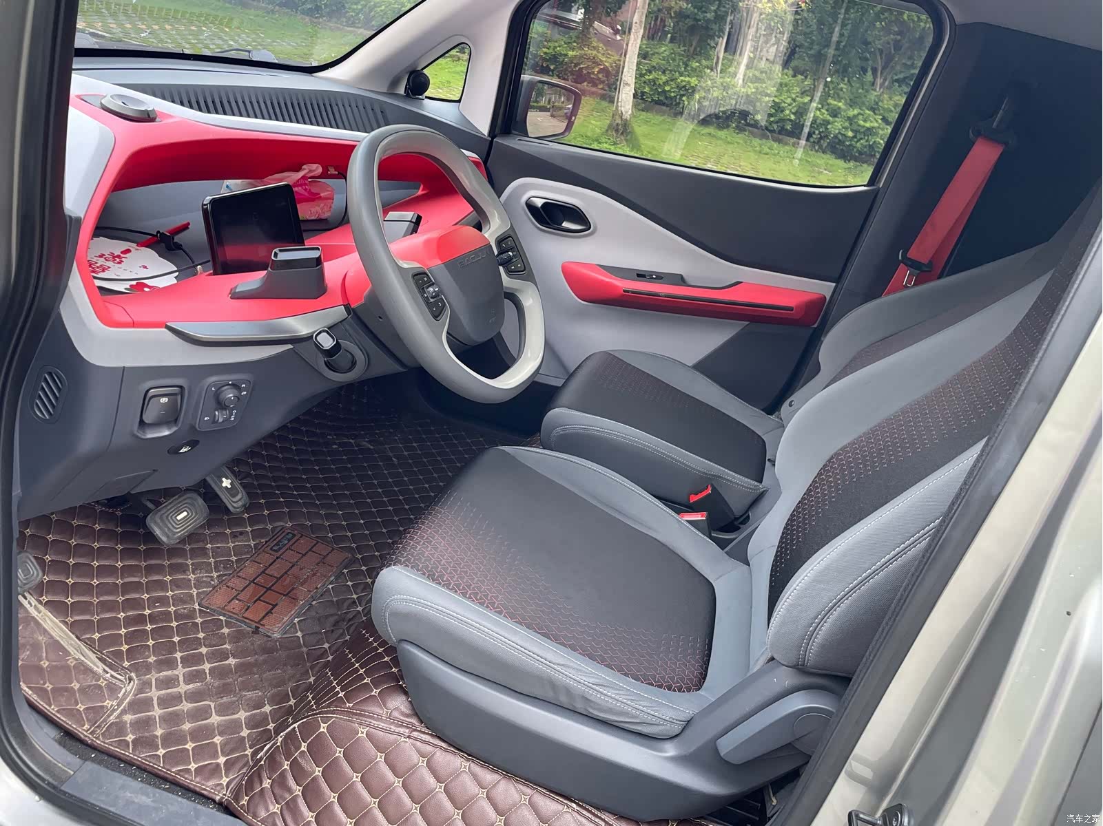 Wuling E200, 2019 4