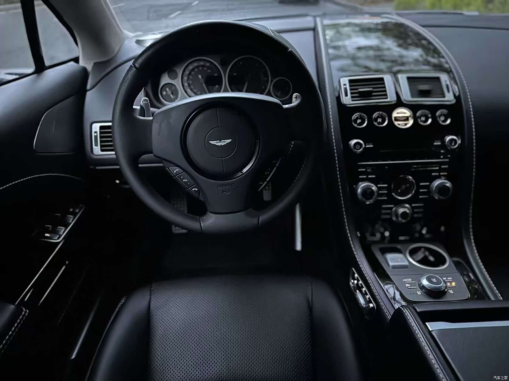 Aston Martin Rapide, 2013 7