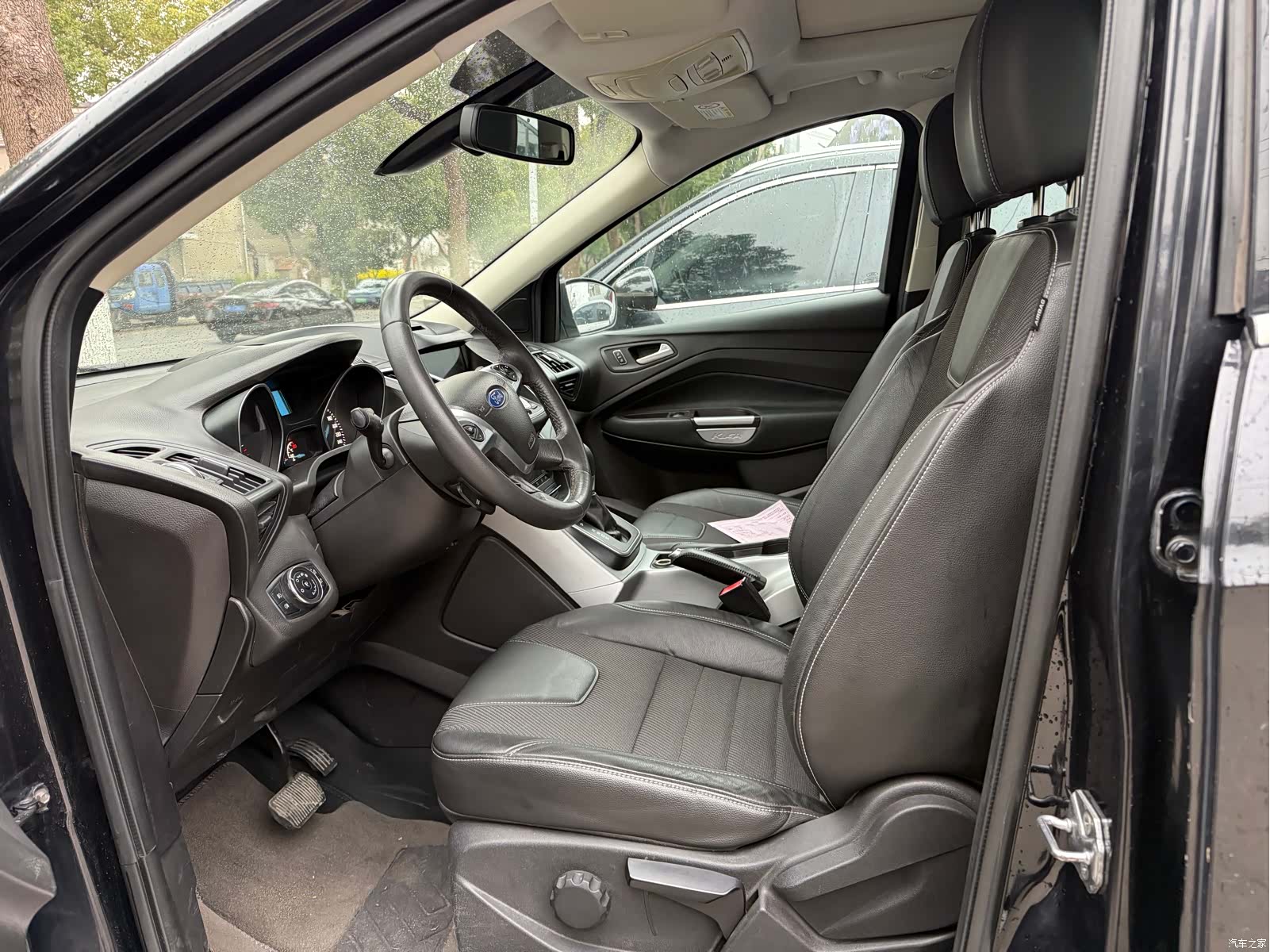 Ford Kuga, 2014 4