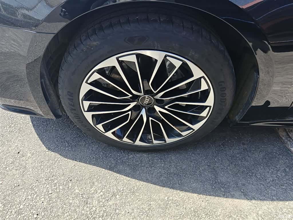 Audi A7L, 2024 23