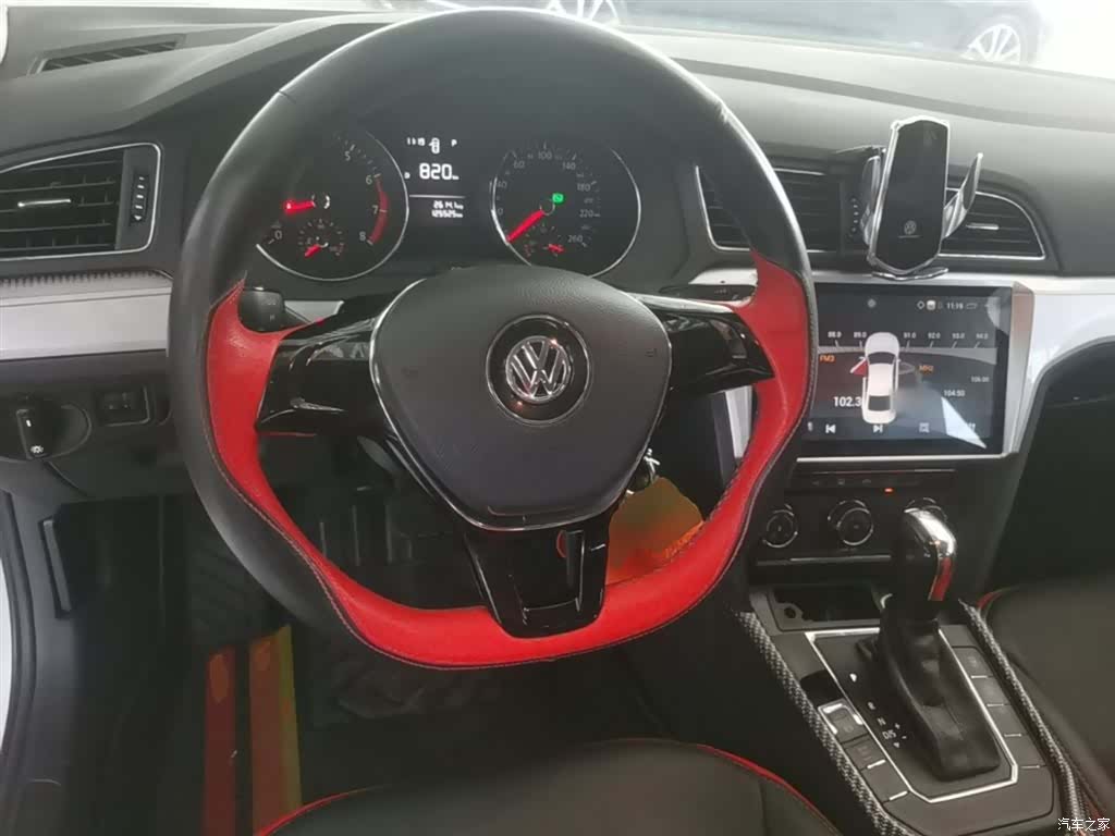 Volkswagen Lamando, 2016 11