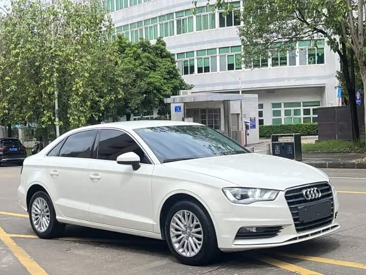 Audi A3 2015 Limousine 35 TFSI bai wan ji nian zhi ling xing