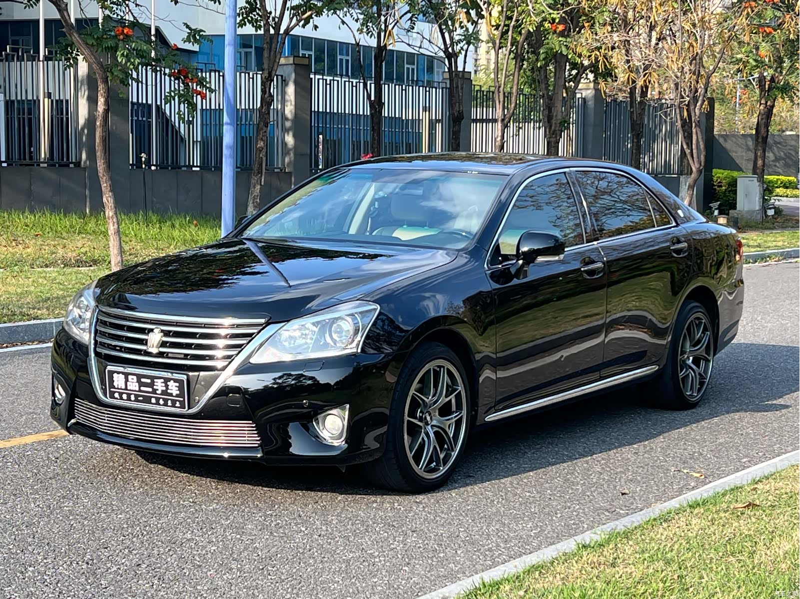 Toyota Crown, 2014 1