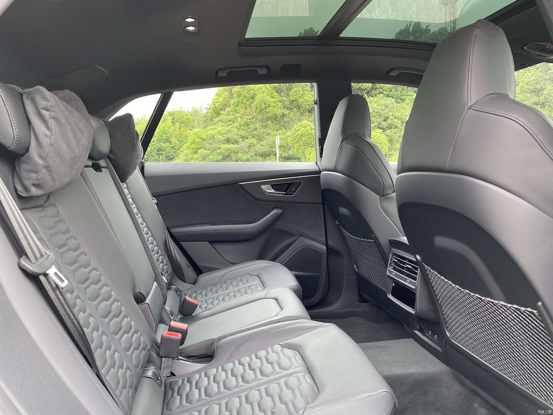 Audi Q8, 2025 7
