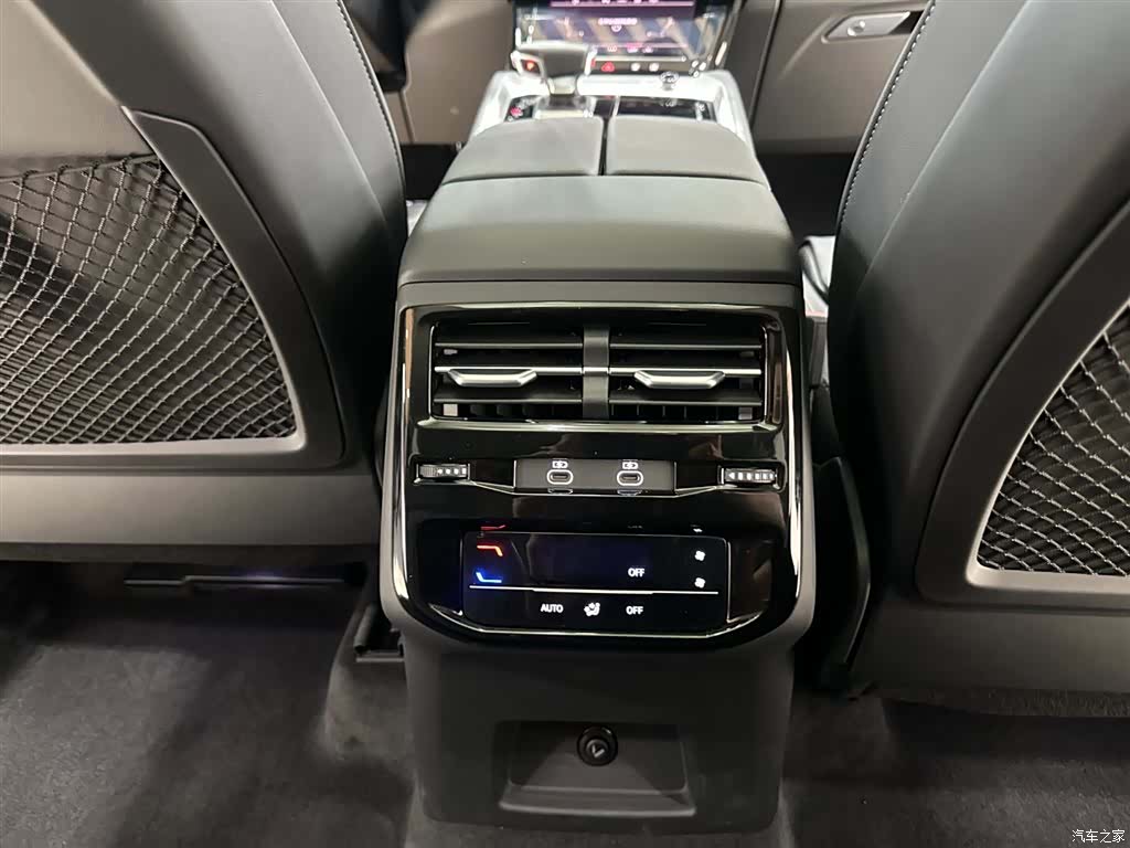 Audi Q6, 2025 15